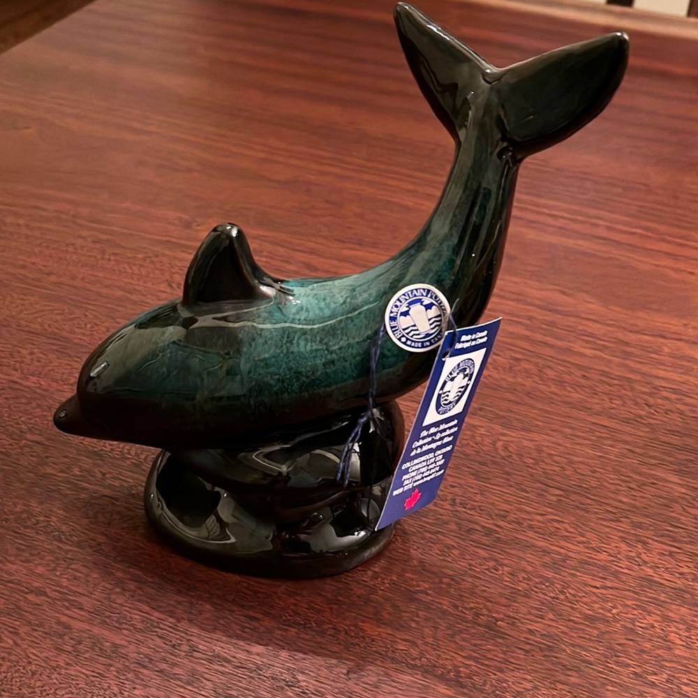 Blue Mountain Pottery Dolphin NWT - Picture 1 of 6